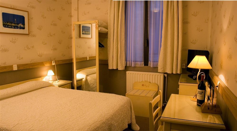 Hotel Des 4 Soeurs Bordeaux Exteriör bild