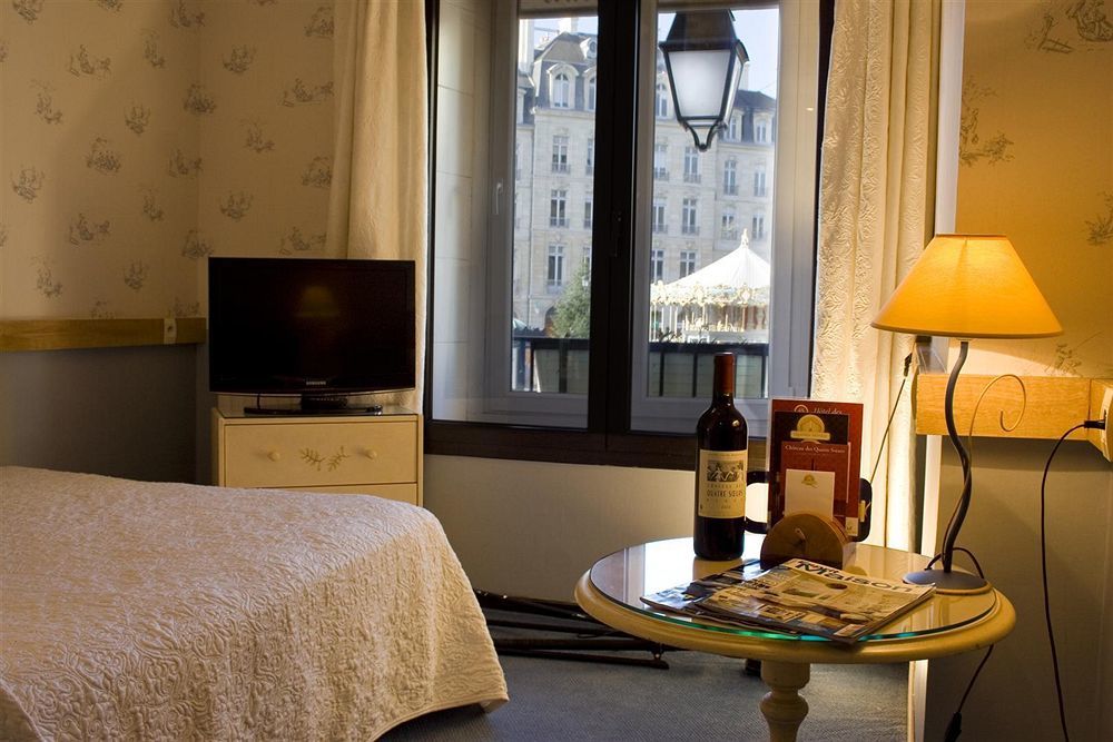 Hotel Des 4 Soeurs Bordeaux Exteriör bild